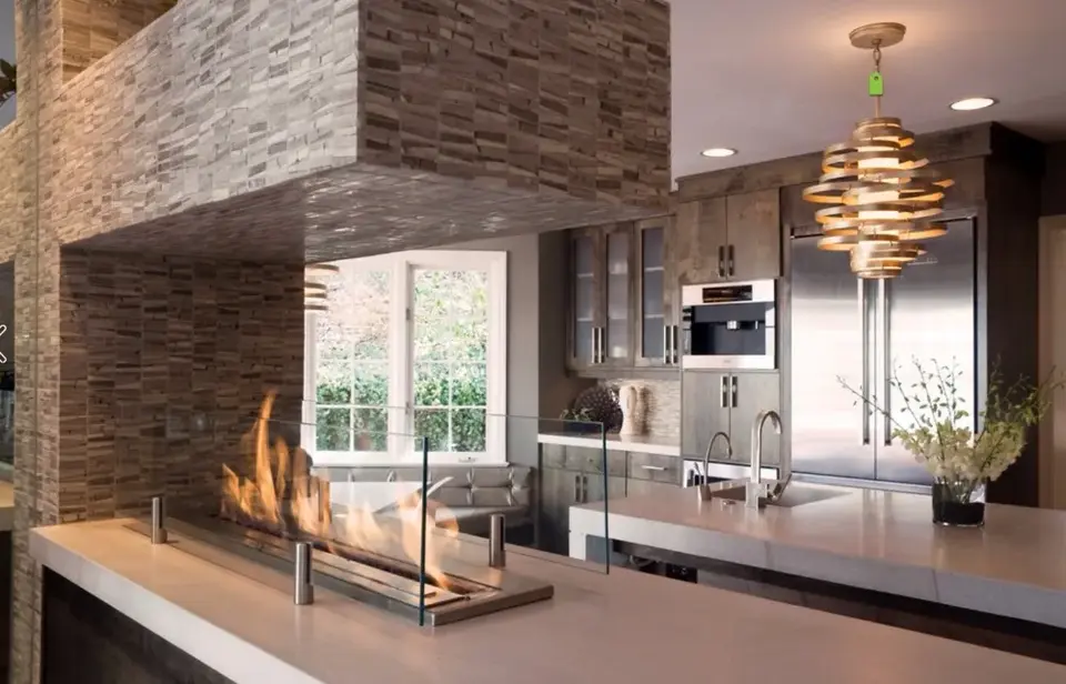 Барная стойка с биокамином