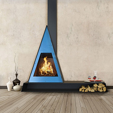 Камин Breda, фронтальный, верт.труба справа, чёрный, RAL (Traforart) Камин Breda, фронтальный, верт.труба справа, чёрный, RAL (Traforart)