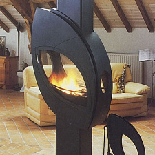 Камин Arkiane Fayko Central, на ноге, 4 стекла Камин Arkiane Fayko Central, на ноге, 4 стекла