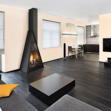 Камин Breda, фронтальный, верт.труба справа, чёрный (Traforart) Камин Breda, фронтальный, верт.труба справа, чёрный (Traforart)